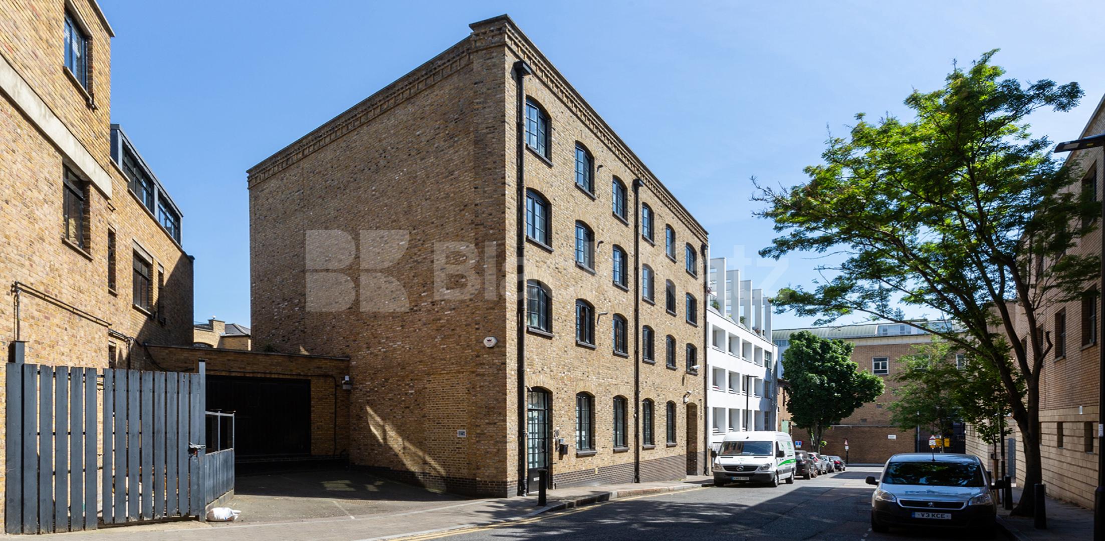 			NEW INSTRUCTION!, 2 Bedroom, 1 bath, 1 reception Flat			 Bakers Row, CLERKENWELL / FARRINGDON